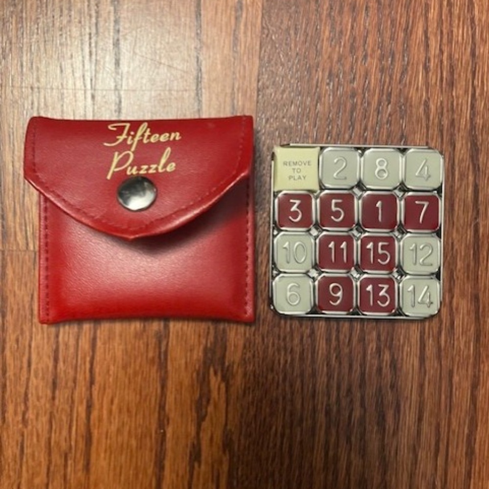 VINTAGE Fifteen Puzzle in Travel Pocket Case Metal and Enamel BINARY ARTS CORP